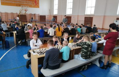 По шахматной доске к победам идут юниоры Маслянинского района