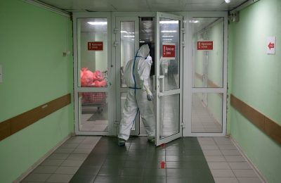 Дополнительные выплаты задействованным в вакцинации медикам получит Новосибирская область