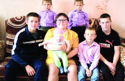 Богатыри Тани. Многодетная семья из Маслянинского района воспитывает шесть сыновей