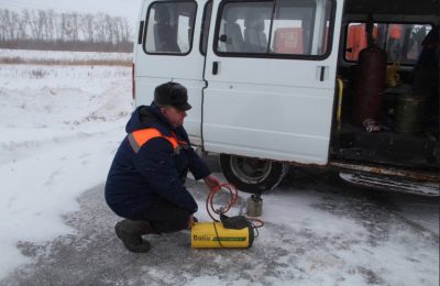 36 пунктов обогрева и оперативная уборка снега: министр транспорта региона в снегопад выехал на областные трассы с проверкой