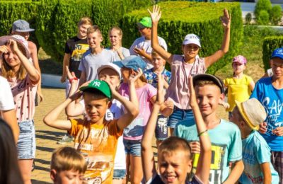 Губернатор Андрей Травников поручил усилить обеспечение безопасности в период летнего отдыха детей