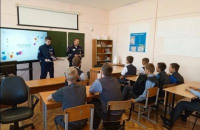 Беседа сотрудников ГИБДД со школьниками Маслянинского района