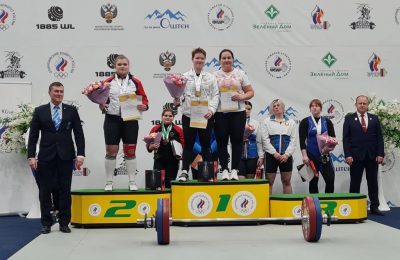 Новосибирские юниоры завоевали девять медалей на первенстве России по тяжёлой атлетике