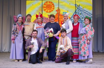 Состоялась премьера спектакля «Не любо — не слушай»