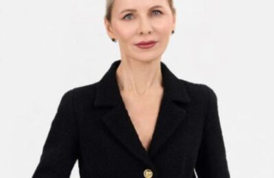 Акушер-гинеколог: «Грудное вскармливание, вопреки мифам, не портит форму груди»