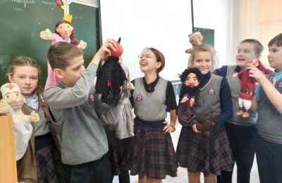 Новый сезон школьного кукольного театра