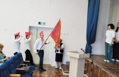 Взвейтесь кострами, синие ночи!..