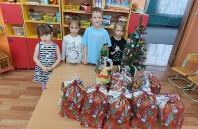 Дошколята порадовали бойцов подарками к Новому году