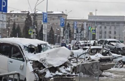 Инсталляции из разбитых автомобилей